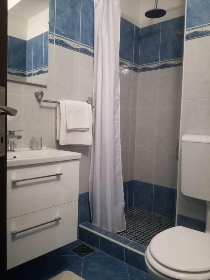 Apartman Ester Apartment *