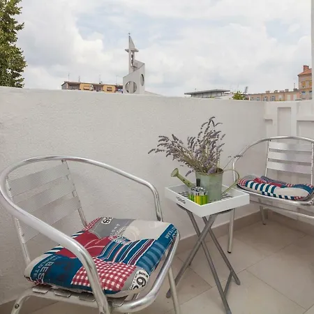 Apartman Ester Apartment Pula Exterior photo