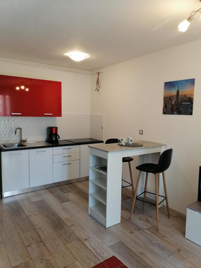 Apartman Ester Apartment *